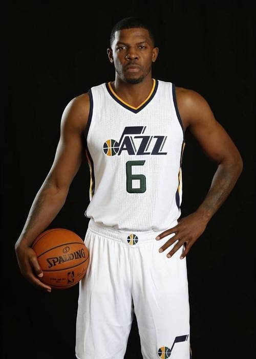 乔·约翰逊：克莱需要身旁有人组织 我认为他现在迷失了