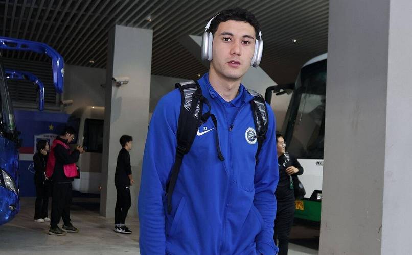 今日趣图：大家都误会罗哥了，真正的罗哥现在在拜合拉木身上呢~