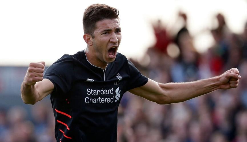 TA：拉亚19岁时被租借至第五级别球队南港队，首秀丢了3个球