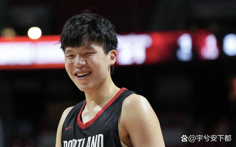 这新秀不得了！奎因18中12拿下生涯新高30分外加9板4助2断2帽